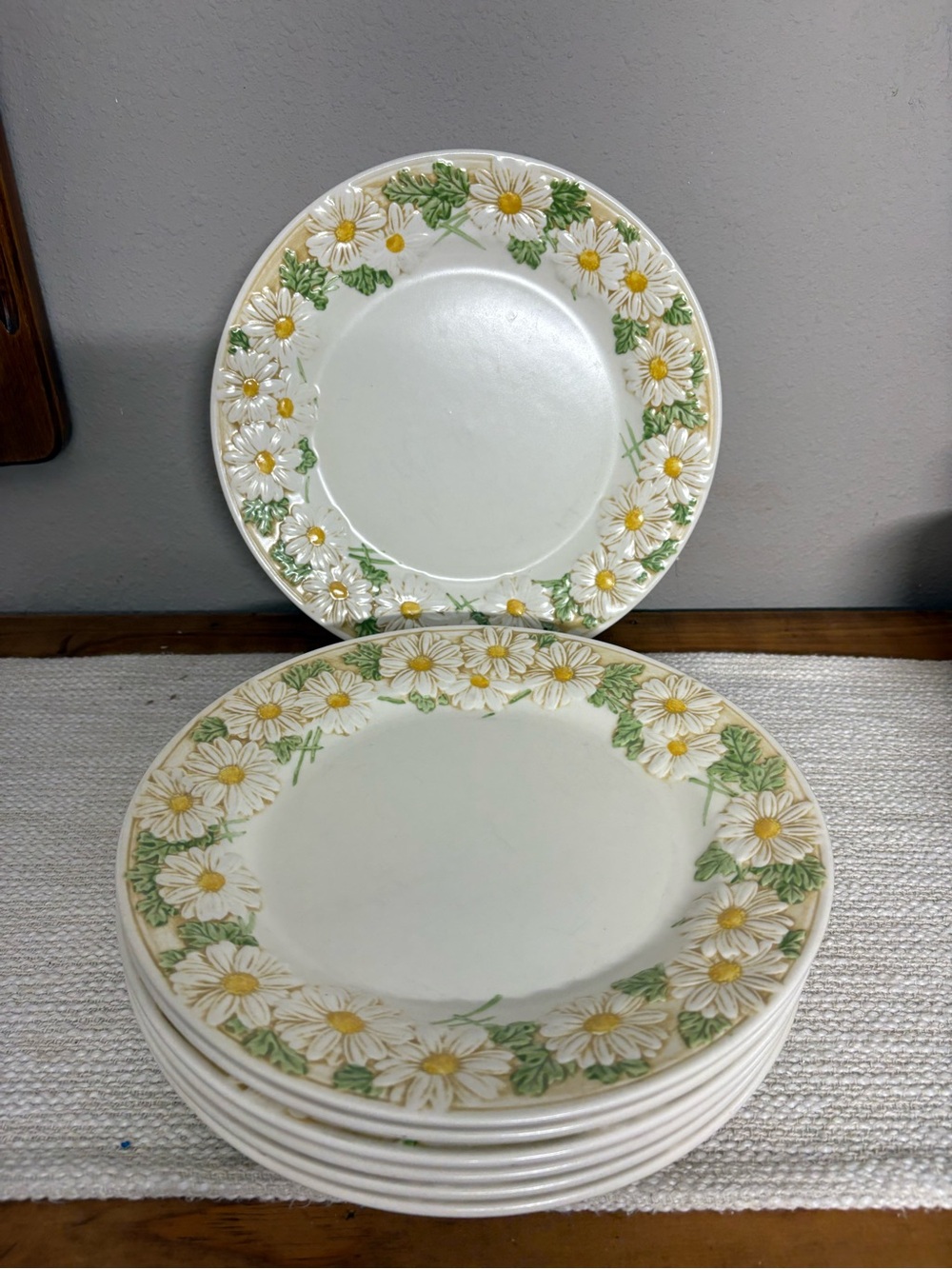 White Daisy Floral Dinner Plate - Set of 8